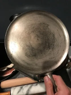 Wagner Round Griddle.webp